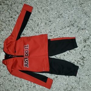 Nike matching set 2T red and black